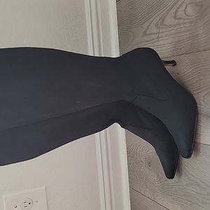 Donald J Pliner Black Boots